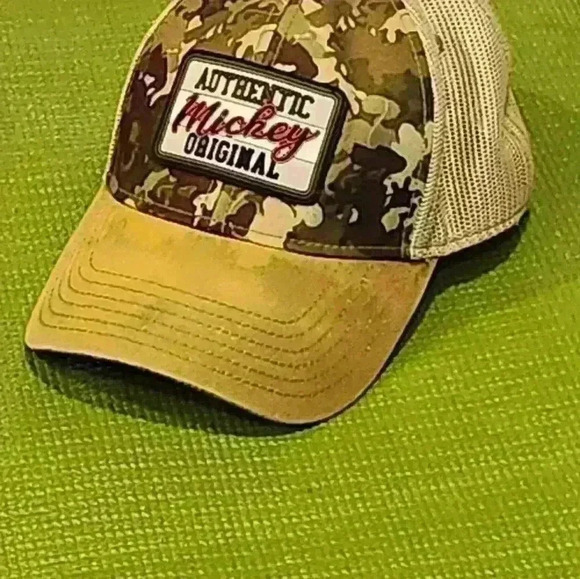 Authentic Disney original camo snapback mesh back hat - Picture 2 of 9